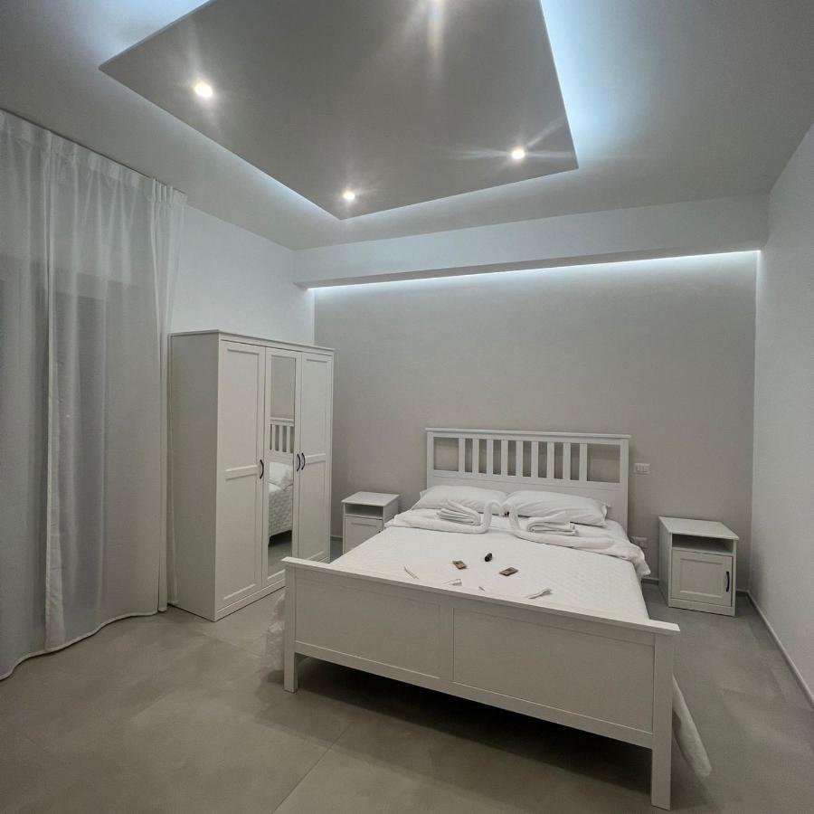 Campione 5 Apartment Bari Bilik gambar